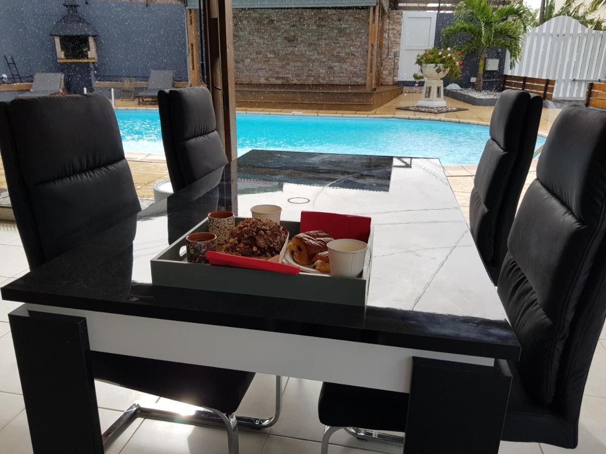 Studio Tres Bon Standing Hotel Petite-Ile Luaran gambar